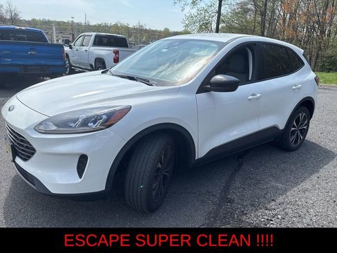 Used 2022 Ford Escape SE w/ SE Sport Appearance Package AWD/4WD image 1