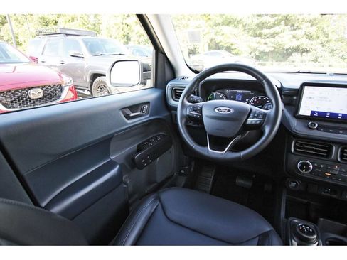 Used 2024 Ford Maverick Lariat w/ Black Appearance Package FWD image 6