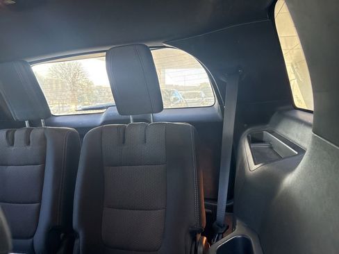 Used 2018 Ford Explorer XLT image 14
