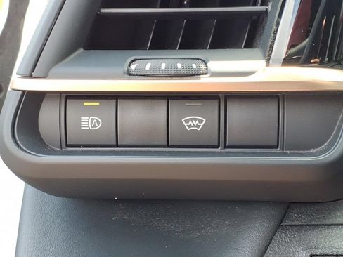 Certified 2024 Toyota Crown AWD/4WD image 18