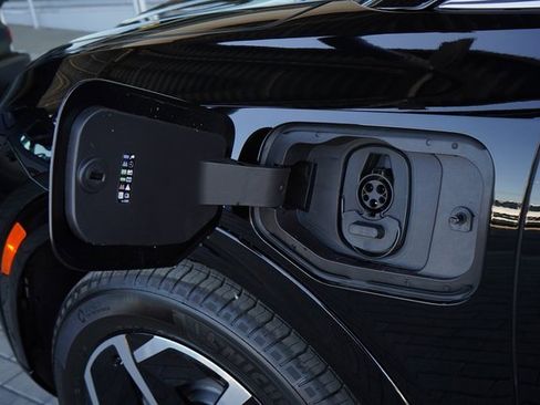 New 2025 Chevrolet Equinox EV LT image 14