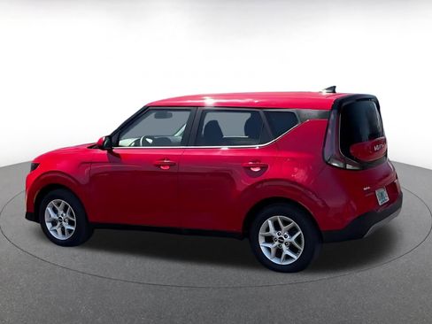 Used 2025 Kia Soul LX w/ LX Technology Package FWD image 10