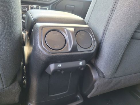 Used 2024 Jeep Wrangler Unlimited w/ Convenience Group AWD/4WD image 15
