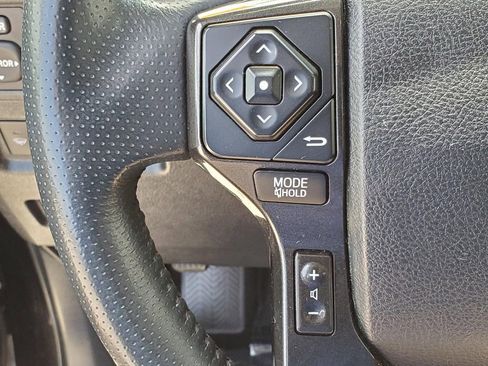 Used 2018 Toyota 4Runner TRD Off-Road image 25