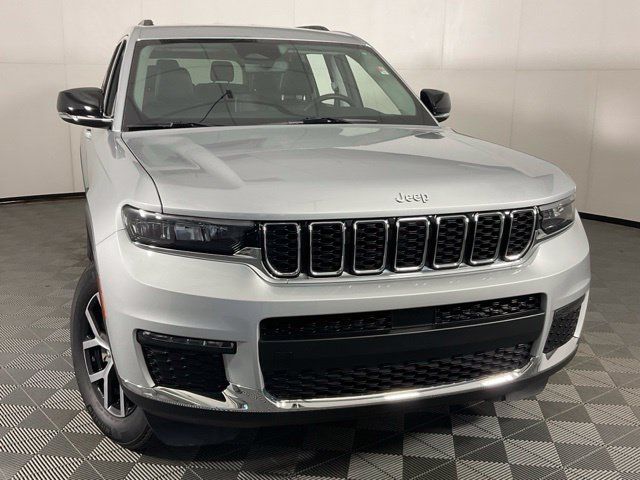 Used 2023 Jeep Grand Cherokee L Limited AWD/4WD image 44