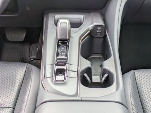 Certified 2023 Toyota Crown Limited image 16