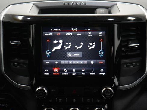 Used 2020 RAM 1500 Laramie AWD/4WD image 15