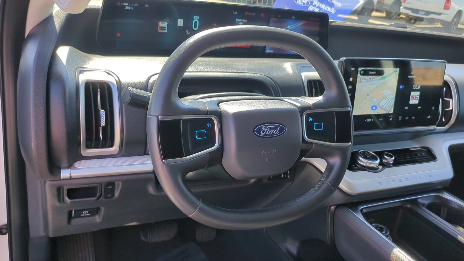 Used 2025 Ford Expedition Active RWD image 18