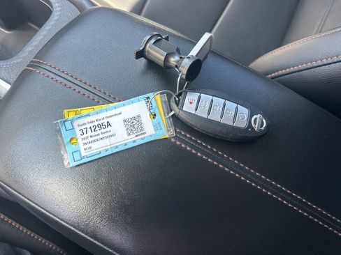Used 2022 Nissan Sentra SR w/ SR Premium Package FWD image 21