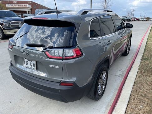 Used 2020 Jeep Cherokee Latitude Plus image 4