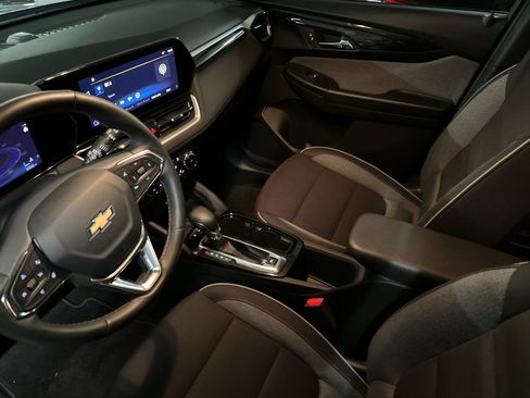 Used 2024 Chevrolet TrailBlazer LT w/ Convenience Package image 9