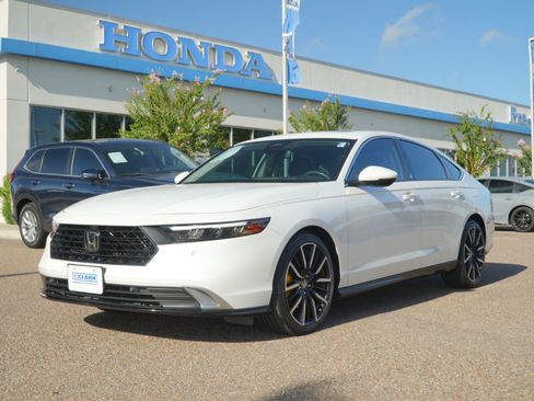 Used 2024 Honda Accord Touring image 1