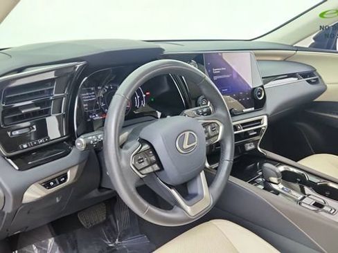Used 2024 Lexus RX 350 FWD w/ Technology Package image 19