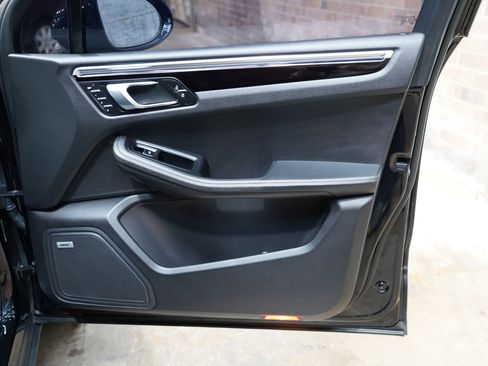 Used 2019 Porsche Macan S image 53