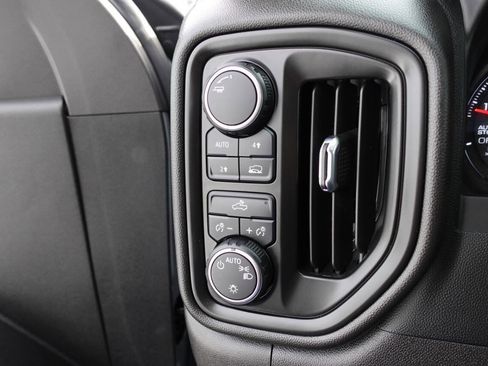 Used 2023 Chevrolet Silverado 1500 Custom image 52