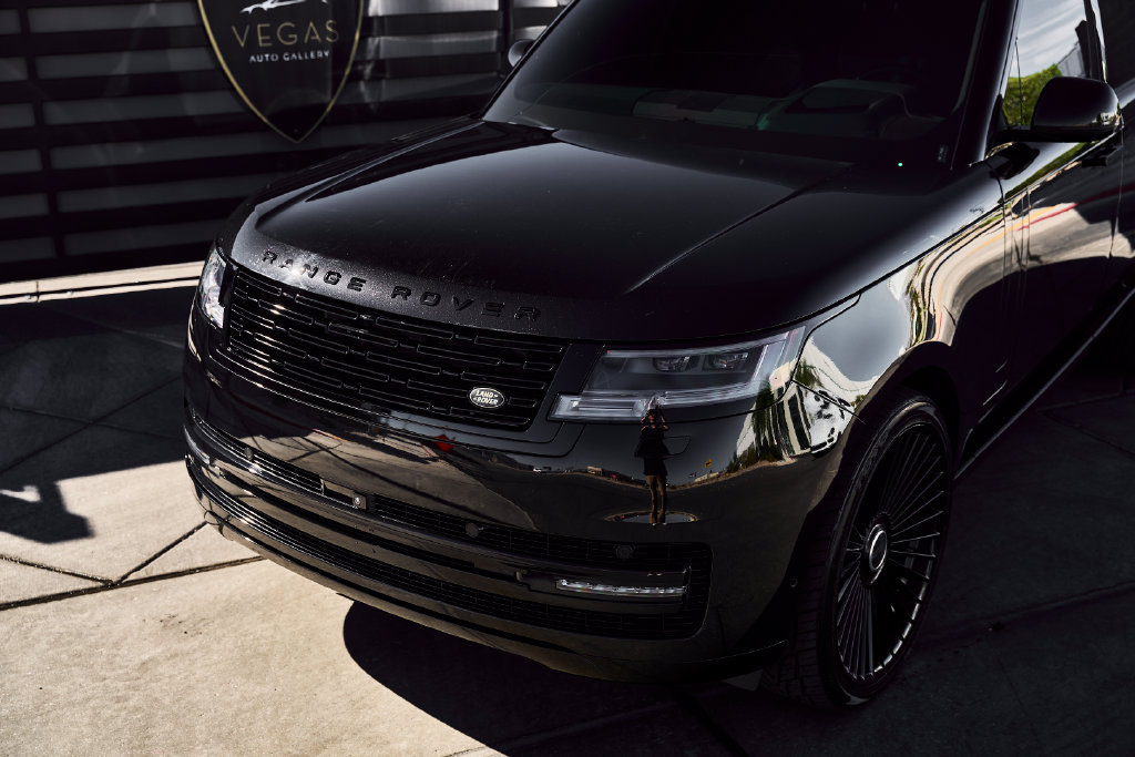 Used 2024 Land Rover Range Rover SE AWD/4WD image 5