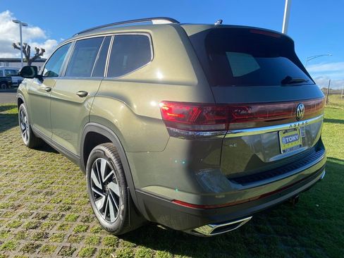 New 2026 Volkswagen Atlas SE FWD image 5
