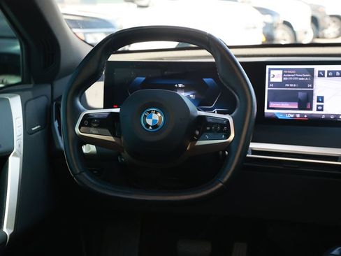 Used 2025 BMW iX xDrive50 AWD/4WD image 27