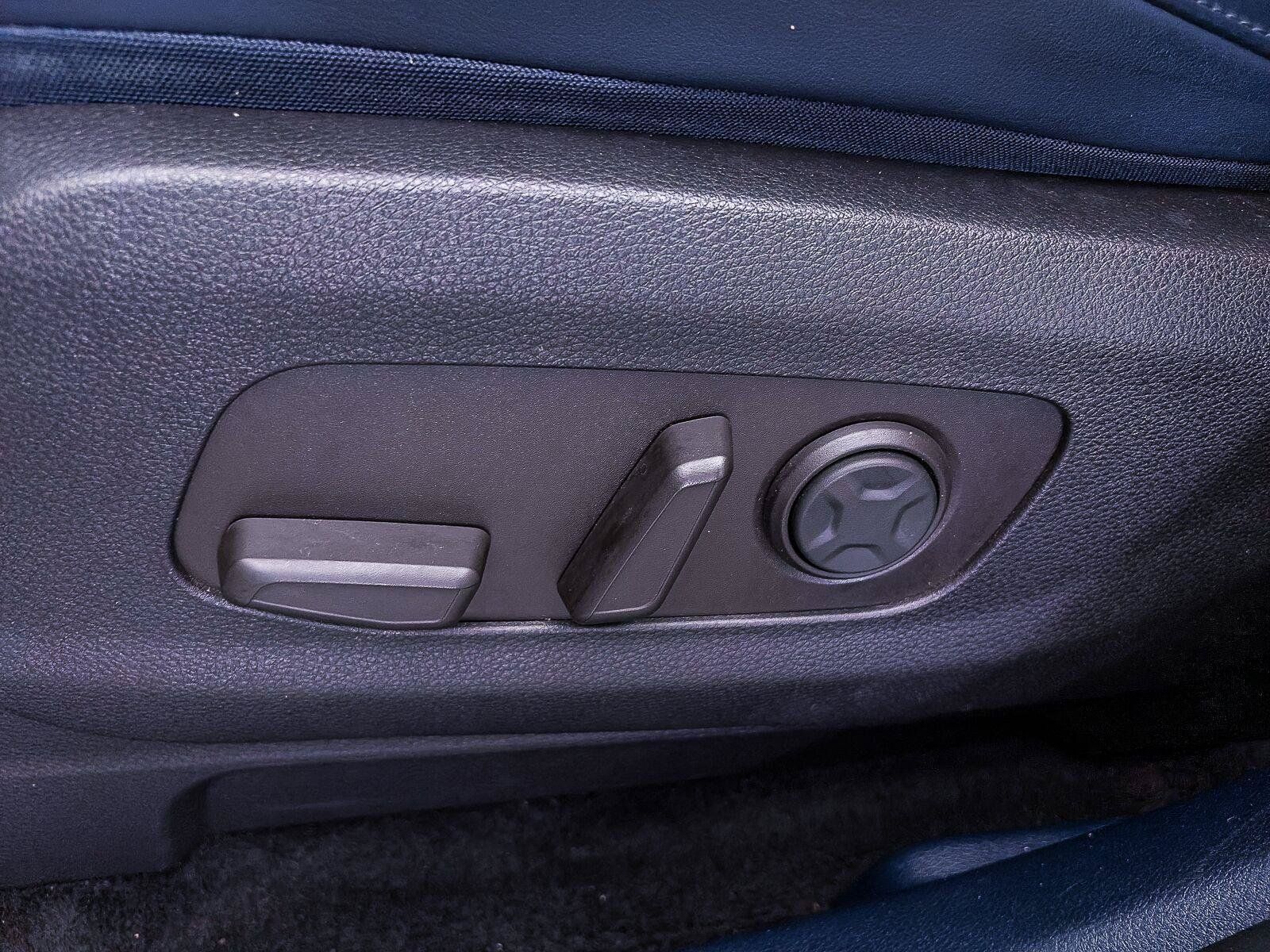 Used 2025 Kia Carnival SX FWD image 21