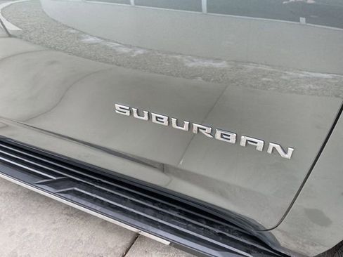 Used 2023 Chevrolet Suburban Premier image 23