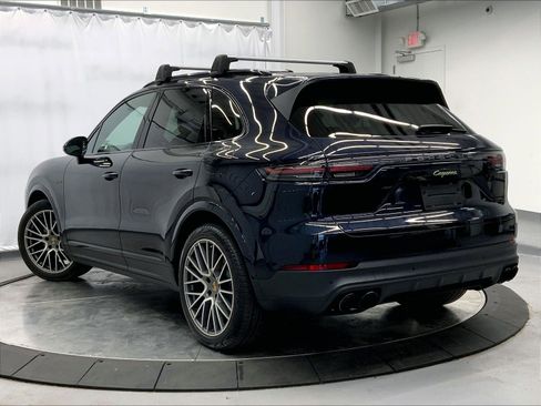Certified 2023 Porsche Cayenne Platinum Edition AWD/4WD image 3