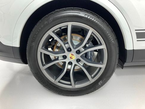 Certified 2024 Porsche Cayenne image 29