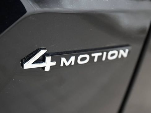 Used 2024 Volkswagen Atlas Peak Edition SE AWD/4WD image 22