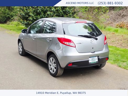 Used 2013 MAZDA MAZDA2 Sport FWD image 3