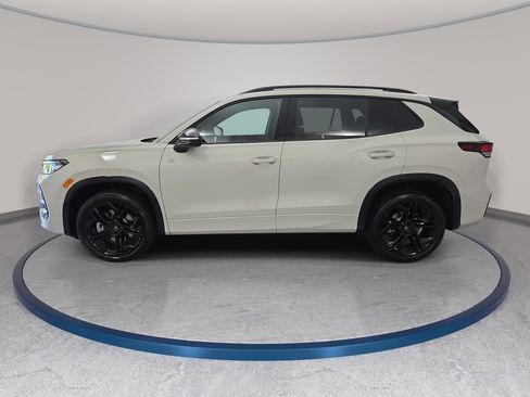 New 2026 Volkswagen Tiguan SE R-Line AWD/4WD image 8