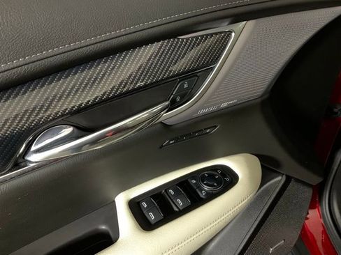 Used 2025 Cadillac XT6 Sport w/ Technology Package image 24