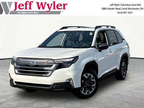 Used 2025 Subaru Forester Premium AWD/4WD image 1