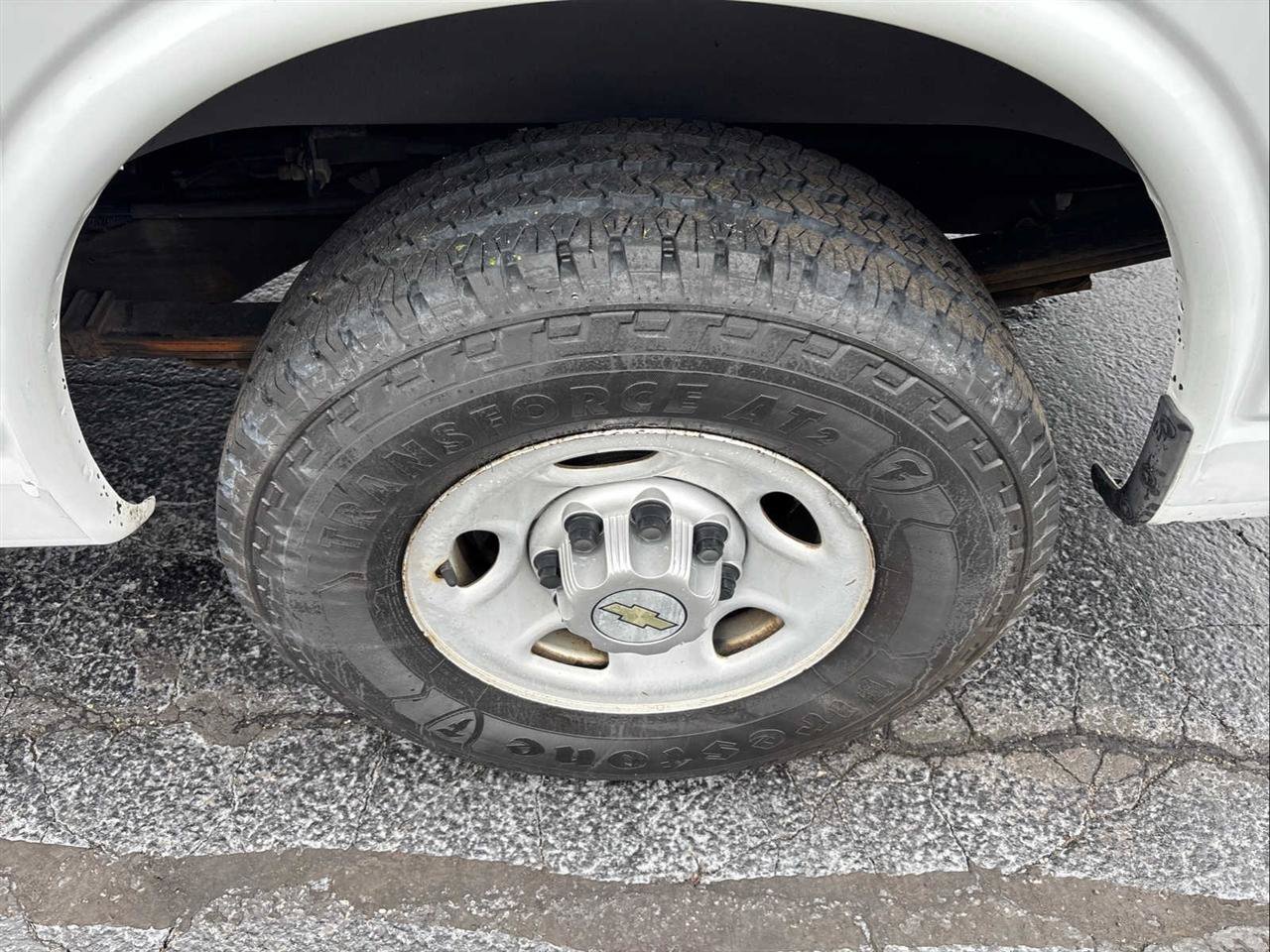 Used 2012 Chevrolet Express 2500 RWD image 21