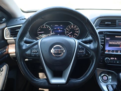 Used 2018 Nissan Maxima Platinum FWD image 17