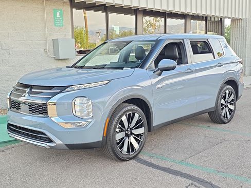 New 2026 Mitsubishi Outlander SE AWD/4WD image 3