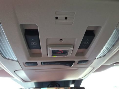 Used 2020 Toyota Highlander Platinum image 26