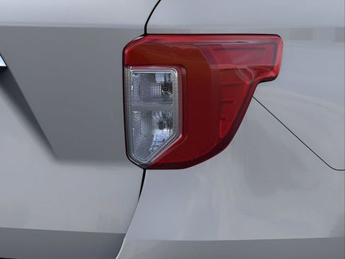 Used 2024 Ford Explorer XLT w/ Equipment Group 202A image 21