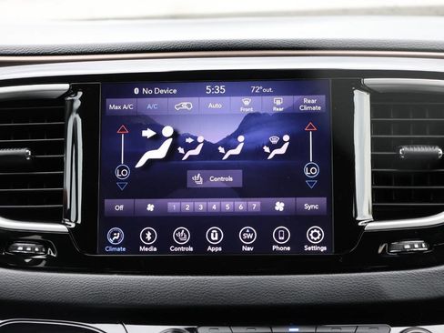 Used 2018 Chrysler Pacifica Touring-L w/ Advanced Safetytec Group FWD image 21