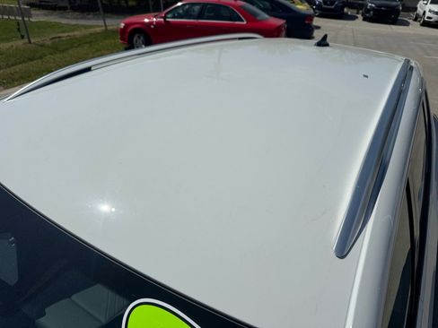 Used 2025 Volkswagen Tiguan SE image 25