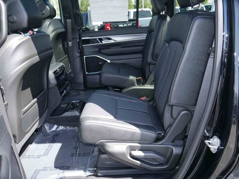 New 2026 Jeep Grand Wagoneer Limited w/ Premium Group II AWD/4WD image 16