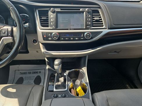 Used 2015 Toyota Highlander Limited FWD image 11