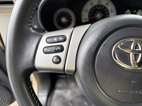 Used 2014 Toyota FJ Cruiser 4WD w/ Upgrade Package image 23