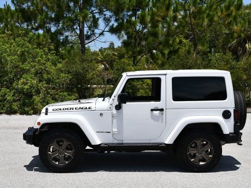 Used 2018 Jeep Wrangler Sport AWD/4WD image 3
