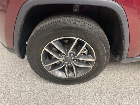 Used 2022 Jeep Grand Cherokee Limited image 13