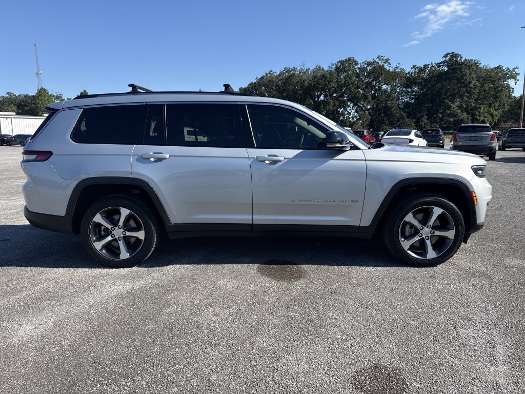 Used 2023 Jeep Grand Cherokee L Limited w/ Trailer Tow Group (B) AWD/4WD image 9