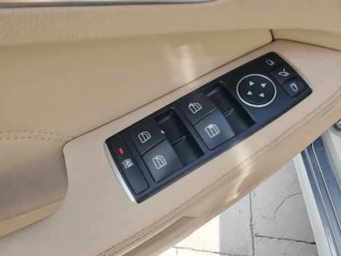 Used 2016 Mercedes-Benz E 350 Sedan image 19