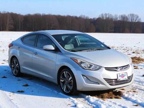 Used 2015 Hyundai Elantra Limited image 8
