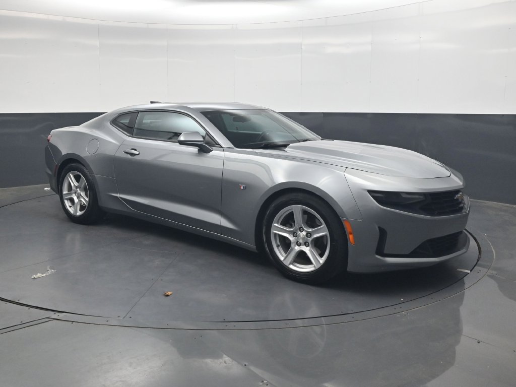 Used 2023 Chevrolet Camaro LT RWD image 2