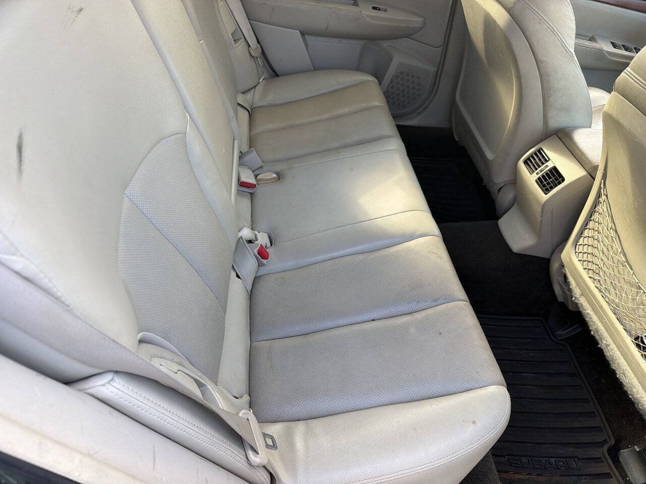 Used 2013 Subaru Outback 2.5i Limited w/ Moonroof Pkg AWD/4WD image 12