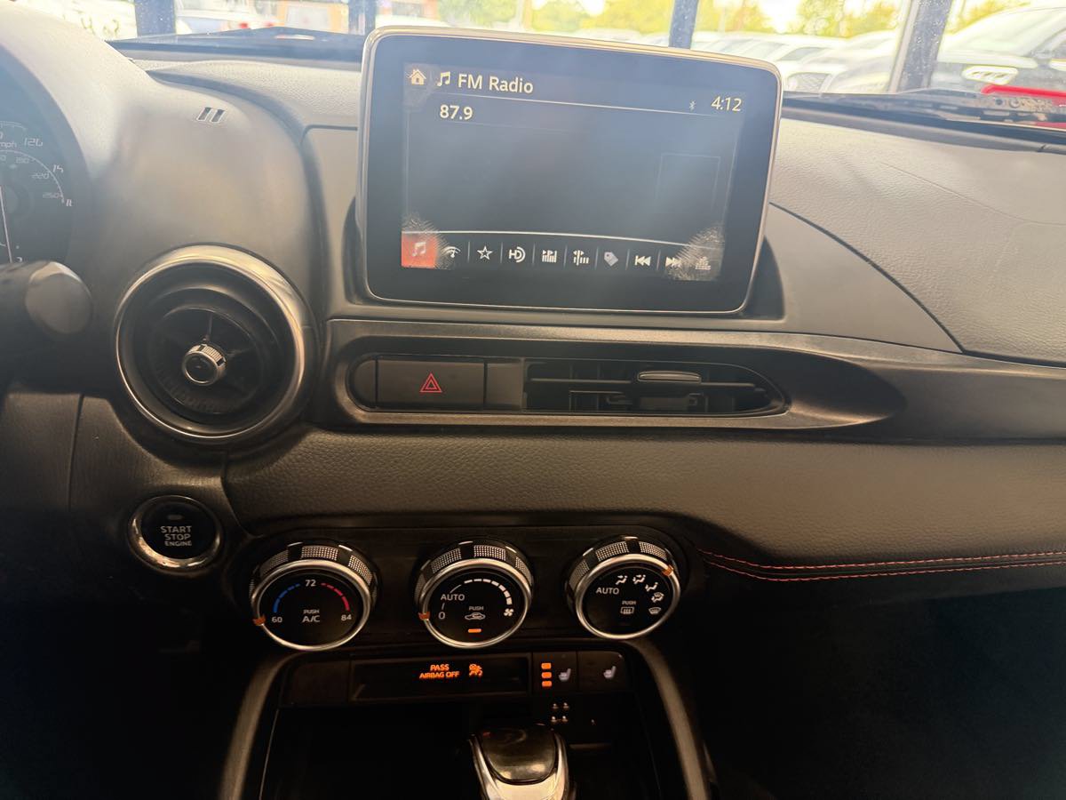 Used 2017 FIAT 124 Spider Abarth RWD image 20