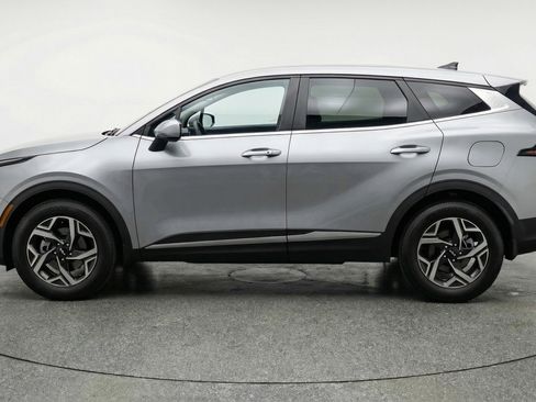 Used 2025 Kia Sportage LX FWD image 5